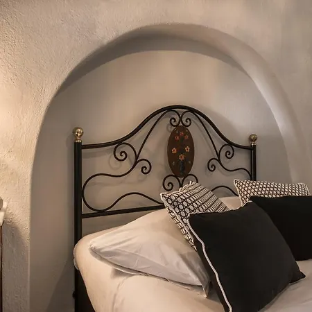 Apartment Nonis Fira (Santorini)